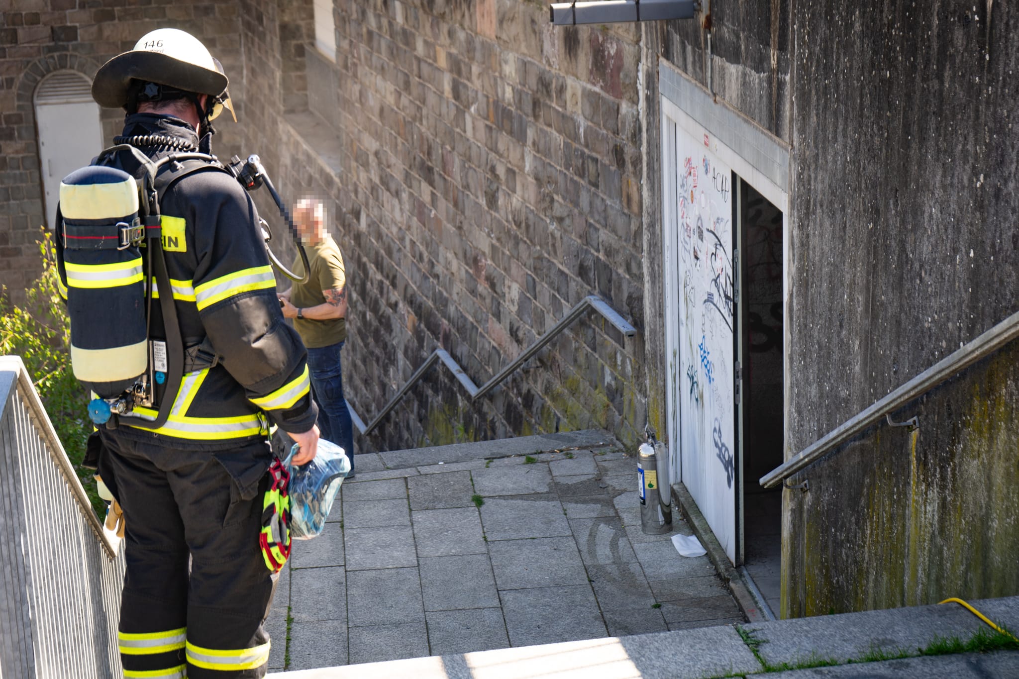 Ein Brand in einem Elektroverteiler hat am Dienstagvormittag einen Feuerwehreinsatz am Bahnhof Idar-Oberstein ausgelöst. (Foto: Jason Luca Theis)
